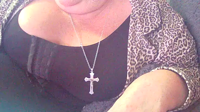 playful_milf_demi - Playful_MILF_Demi's free webcam