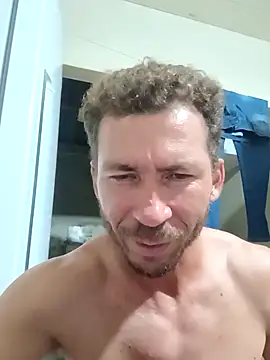 robertoluiz84 - RobertoLuiz84's free webcam