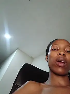 Webcam Model (MsParisSmith)  is live.Free join now!