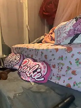 lapetitechienne1 - LaPetitechienne1's free webcam