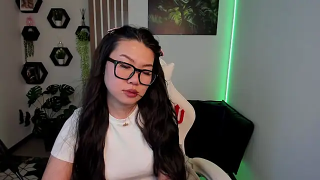 lunapurrr - LunaPurrr's free webcam