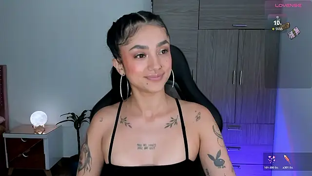 Lizzie_corner_v webcam