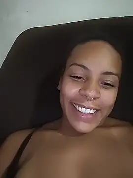 Julia_Pretinha webcam