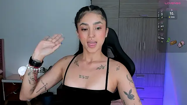 Lizzie_corner_v webcam