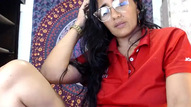 Lucyy_Naugthy webcam