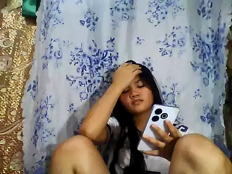 PinaySkinnyJust18 webcam