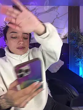 ady_18 - Ady_18's free webcam - UK Sex Cams