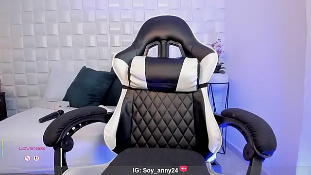 anny_rouse24 - Anny_rouse24's free webcam