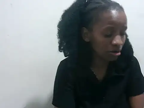 prettybeee - Prettybeee's free webcam - UK Sex Cams