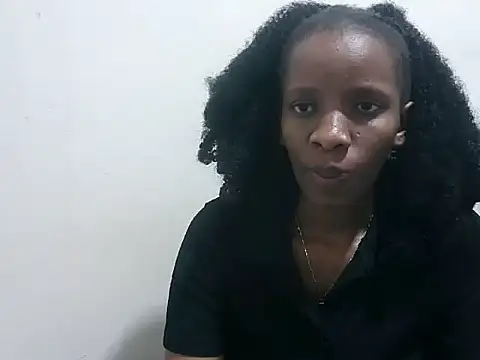 prettybeee - Prettybeee's free webcam