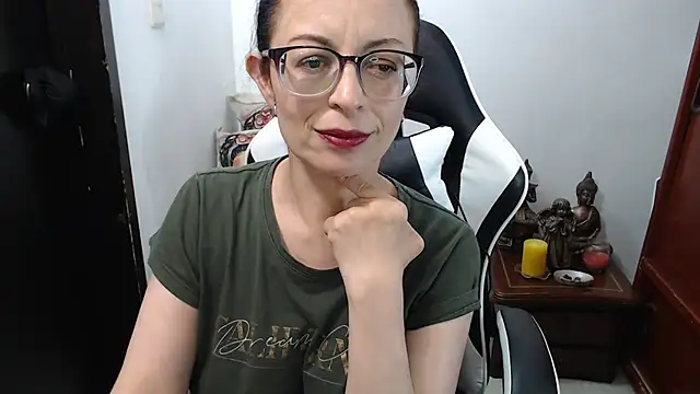 anasstaciaevans - AnasstaciaEvans's free webcam