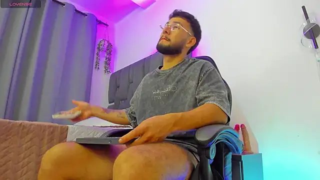 noah_corvelle webcam