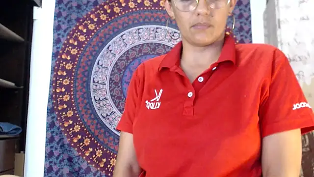 Lucyy_Naugthy webcam