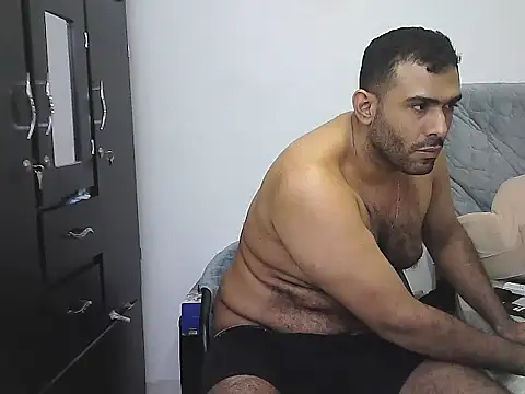 AlphaLatinoBear webcam
