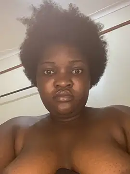 sweet18creamybigpussy webcam