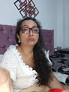 AlessandraLeroy webcam