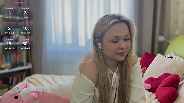 Estella_Elwood webcam