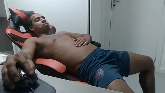 JUNINHOLEKEJR webcam