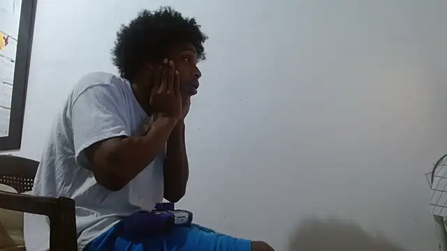 Larry-n-clouds webcam