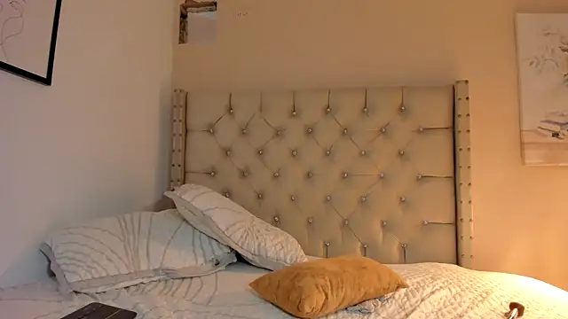 vanesasexyhot21 webcam