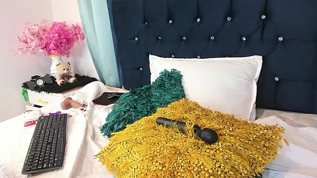 Inaya_Khalifa webcam