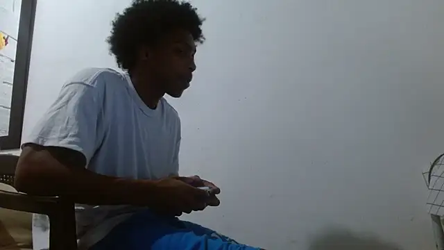 Larry-n-clouds webcam