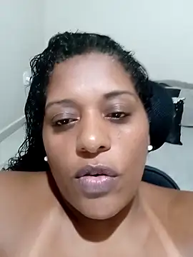 Maliaebonyfetish webcam