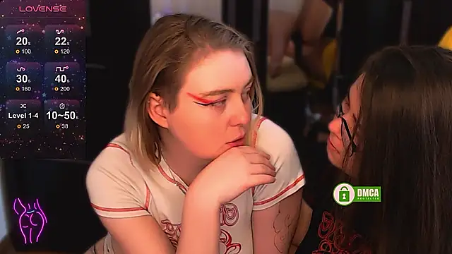 evaandlilith - EvaAndLilith's free webcam