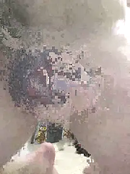 UnderpaidBCW_90 webcam