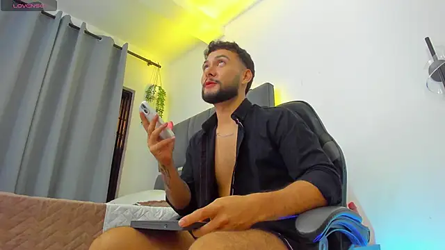 noah_corvelle webcam