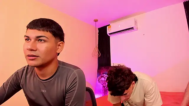 Handsomeboyss19 webcam