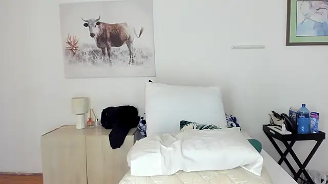 ConnieSmall24 webcam