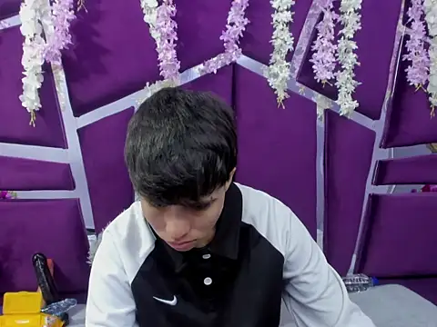 bruno_cruzz - Bruno_Cruzz's free webcam