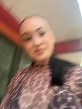 kirasunshine - KiraSunshine's free webcam