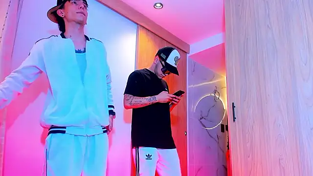 thebatmansion - TheBatMansion's free webcam