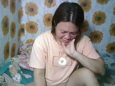 Smilinglovely webcam