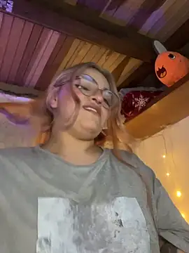 Sophia_Weest99 webcam