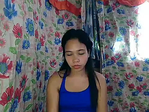 PinaySkinnyGirl webcam