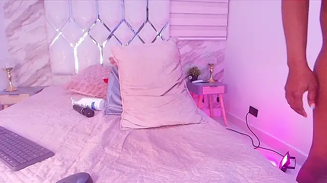 cataleya_ebony_ webcam