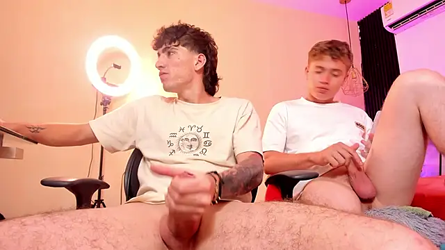 Handsomeboyss19 webcam