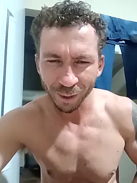 RobertoLuiz84 Live Webcam on Stripchat