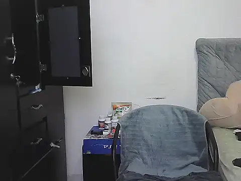 AlphaLatinoBear webcam