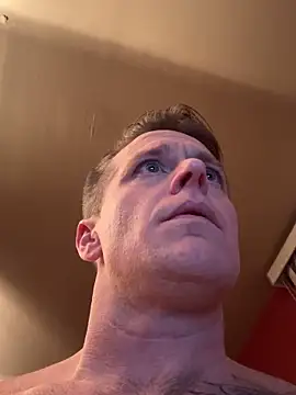 dilfiguess1 (Ask my age) - Naked/Gush on