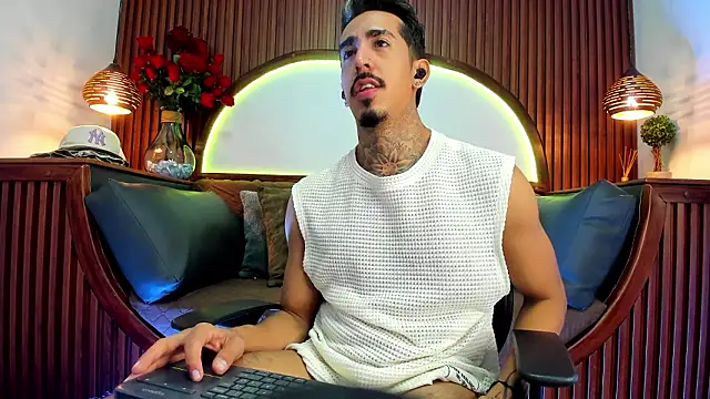 Donovan_Desmond webcam