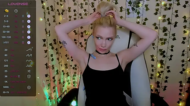 AnyaTaylor_ webcam