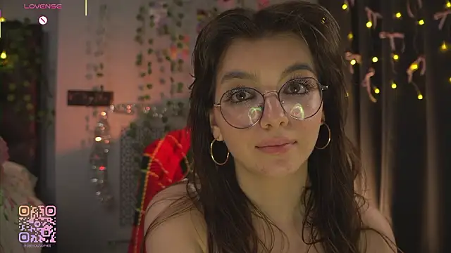 flairedgin (F teen) - two fingers in my pussy ♥