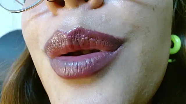 miss_evoleth2 - Miss_evoleth2's free webcam