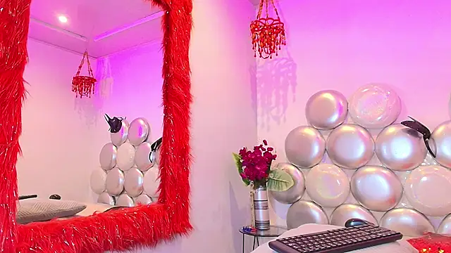 lia_valmont - Lia_Valmont's free webcam