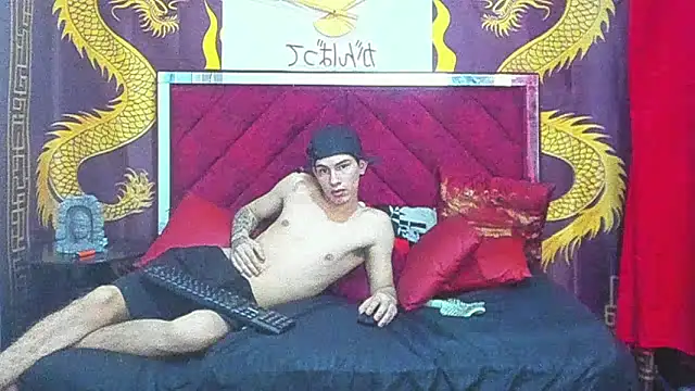 pride_couple - Pride_couple's free webcam