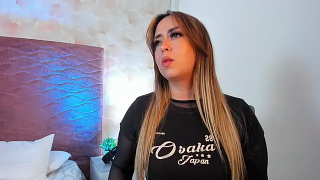 xara_shadow - Xara_Shadow's free webcam - UK Sex Cams